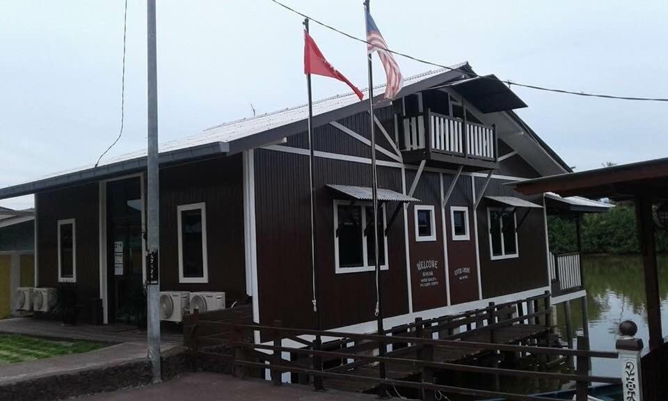 Maena Water Chalets Tumpat Buitenkant foto