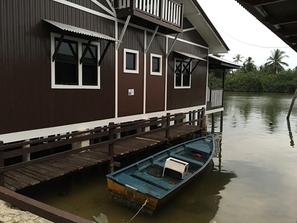 Maena Water Chalets Tumpat Buitenkant foto