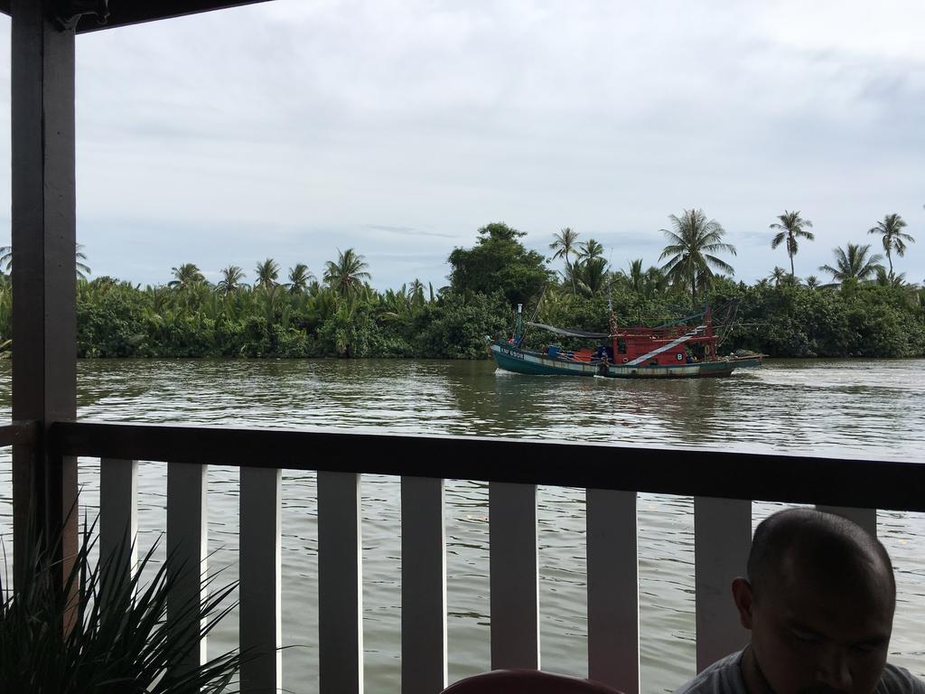 Maena Water Chalets Tumpat Buitenkant foto