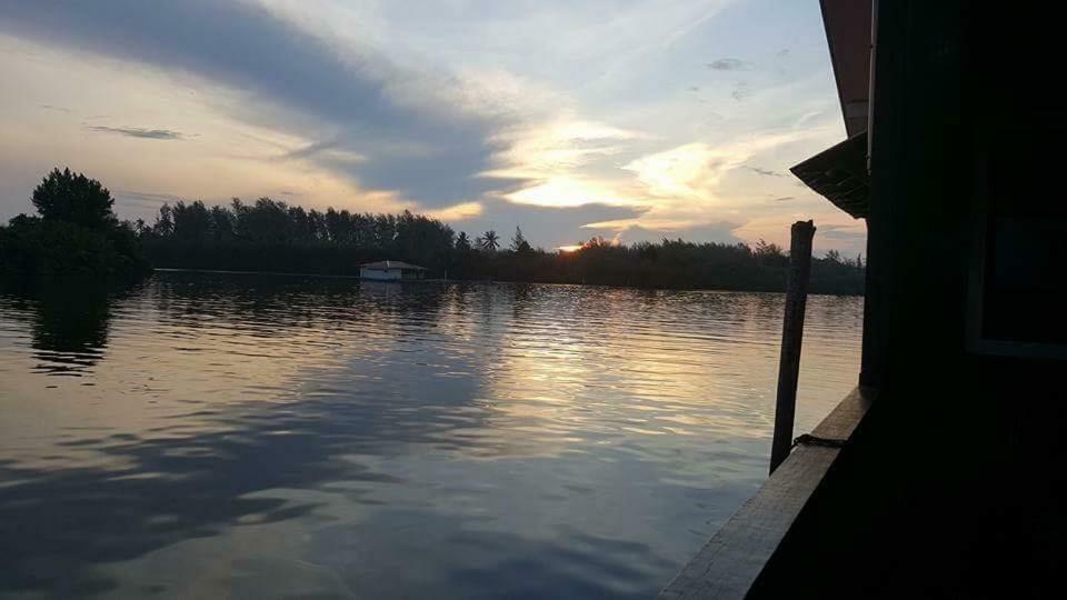 Maena Water Chalets Tumpat Buitenkant foto